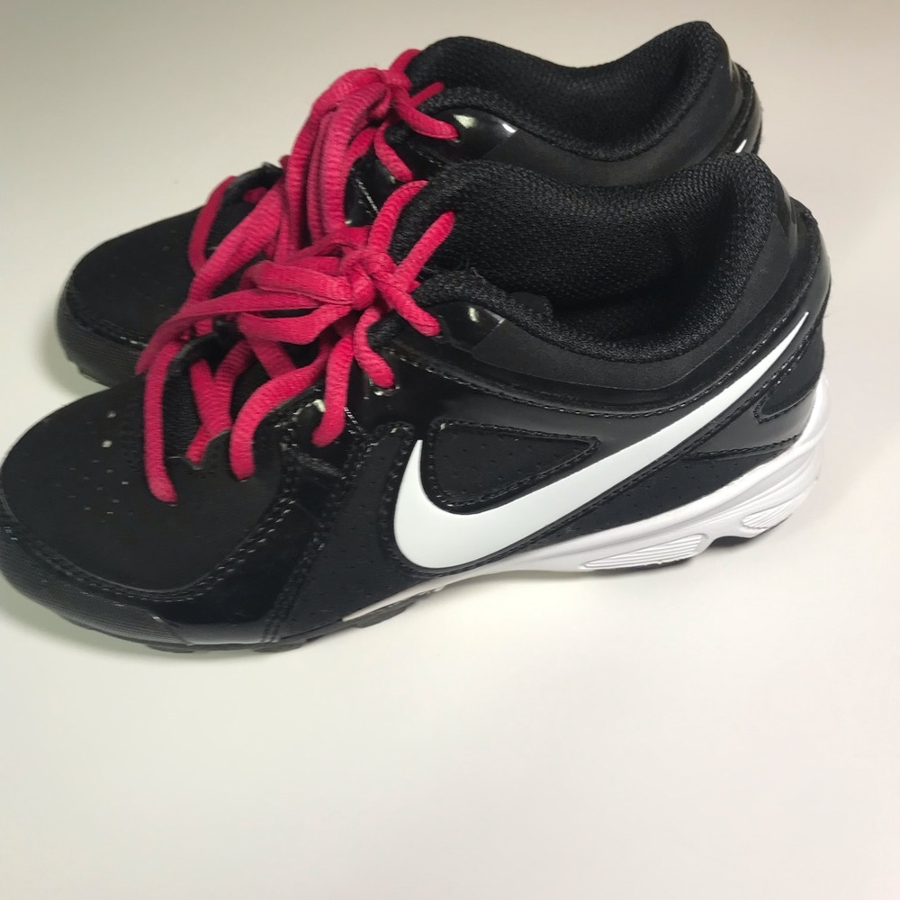 Girls Nike Baseball/Softball- Shoes/Cleats Size 13